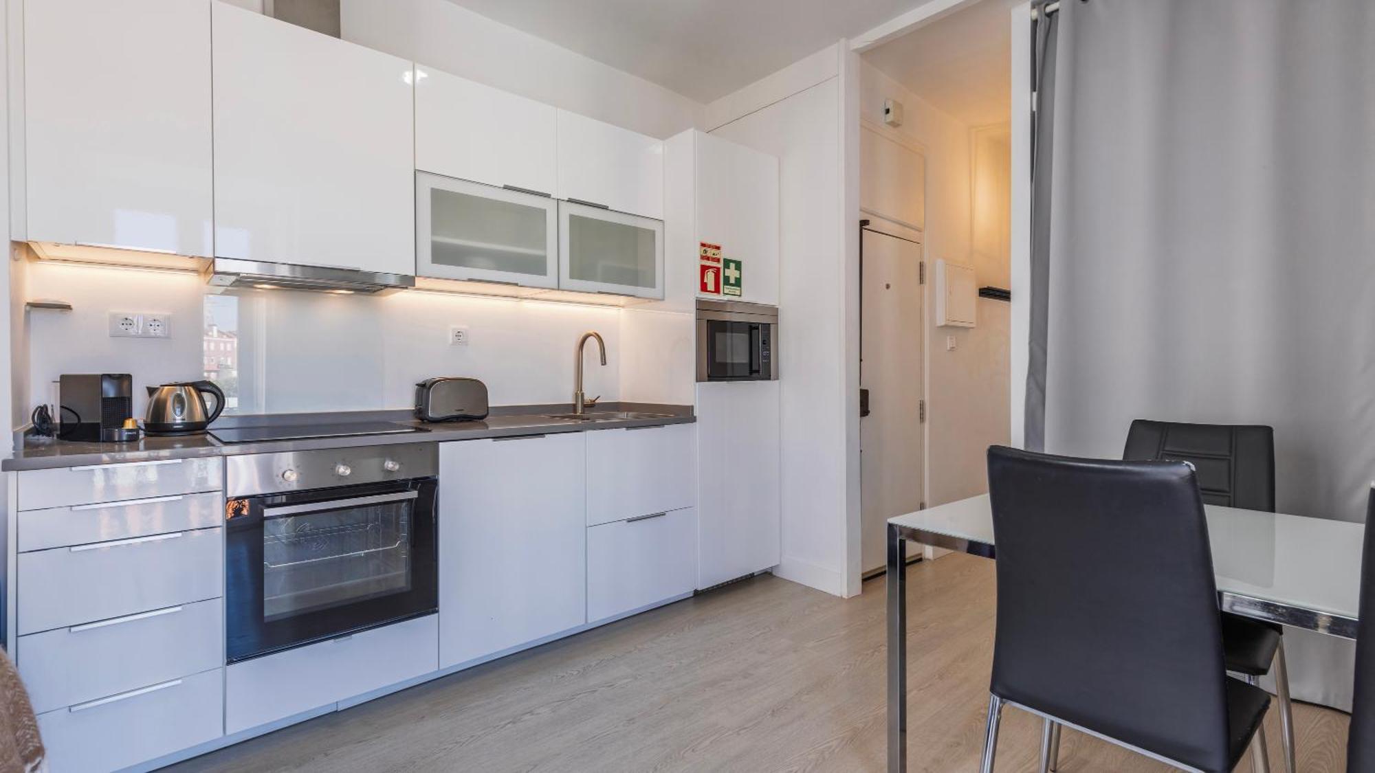 Classic Topfloor Apartment By Lovelystay Lisboa Exteriör bild