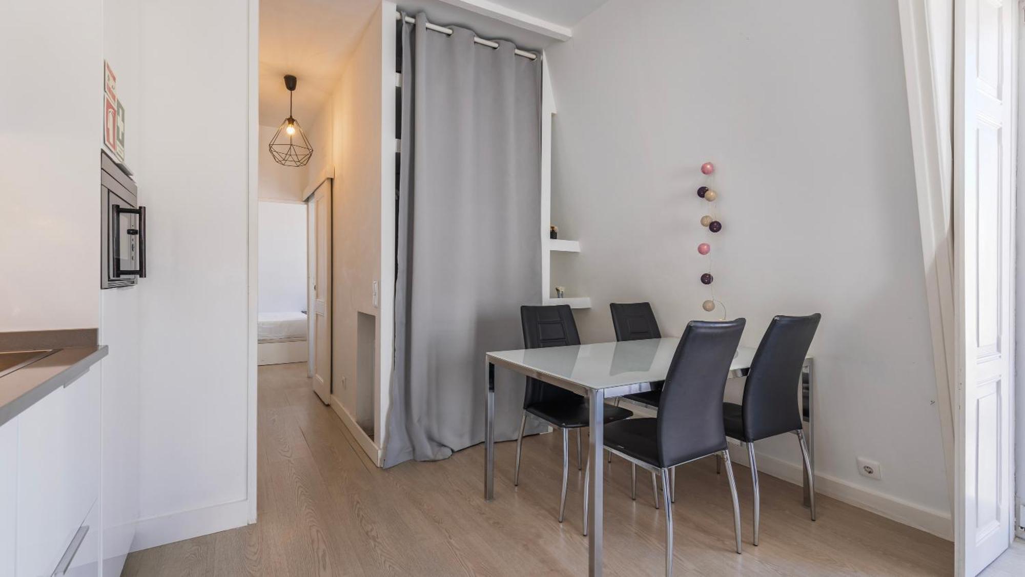 Classic Topfloor Apartment By Lovelystay Lisboa Exteriör bild