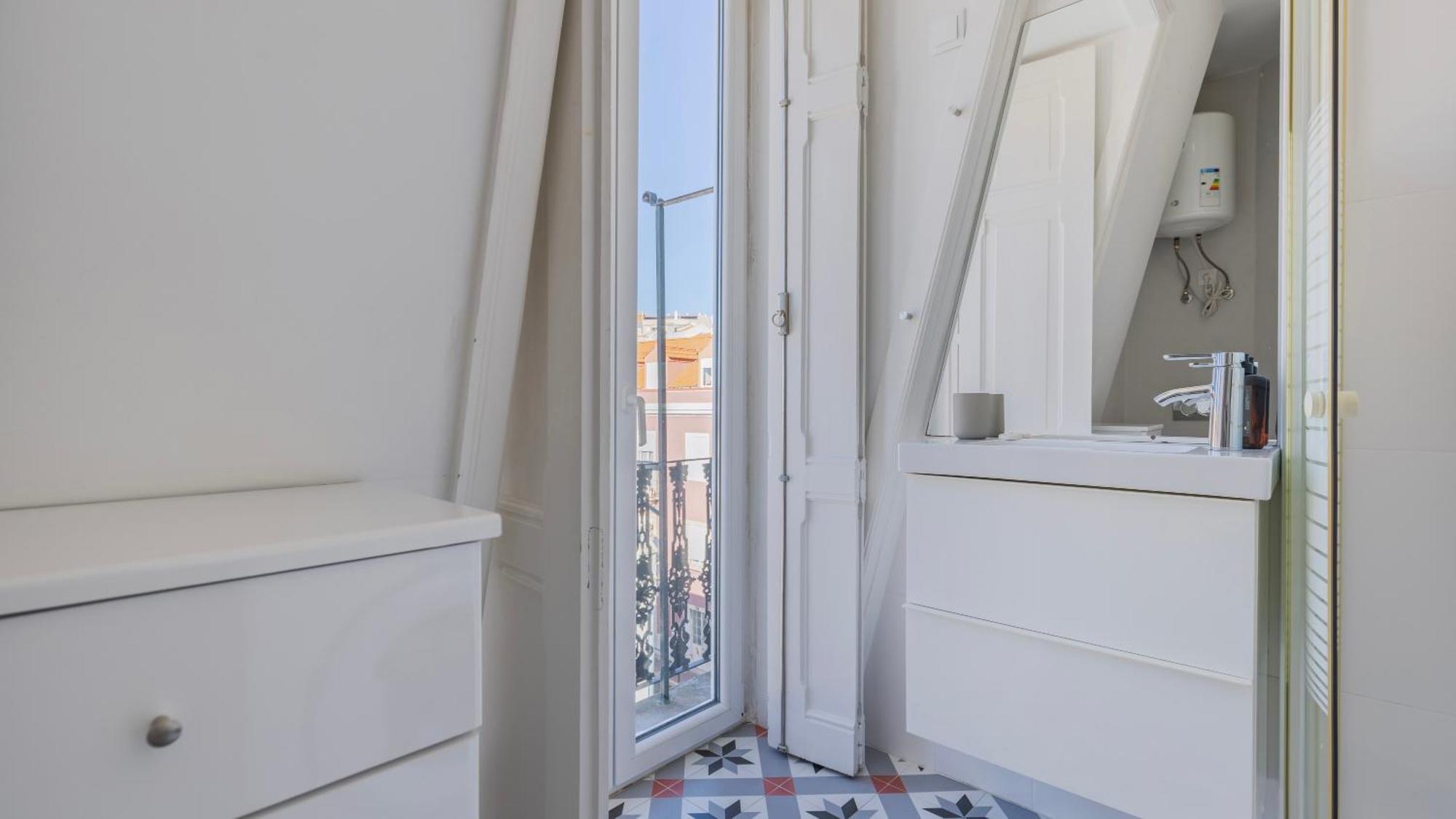 Classic Topfloor Apartment By Lovelystay Lisboa Exteriör bild